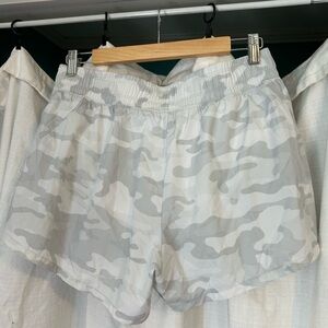 Gap athletic shorts size M